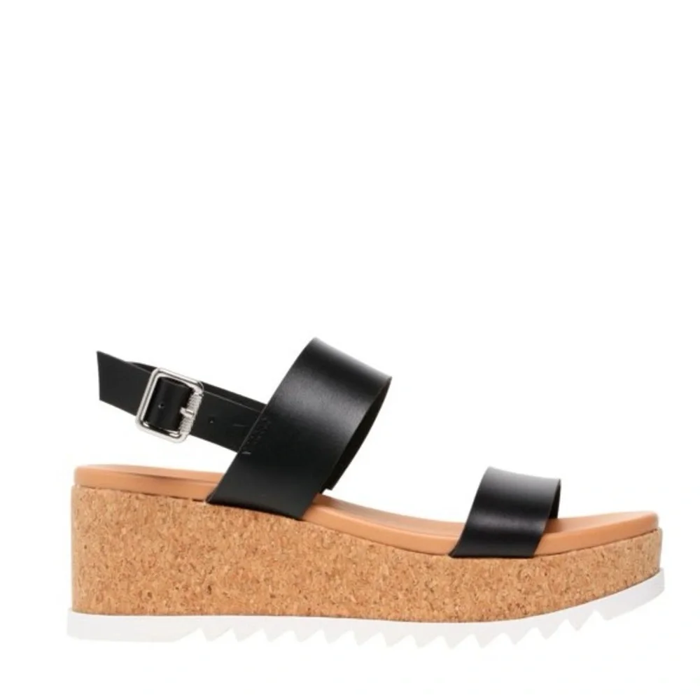 Time and Tru Platform sandals Shoe Size: 9 Shoe Closure: Buckle, Slingback